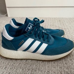 Adidas Sneakers